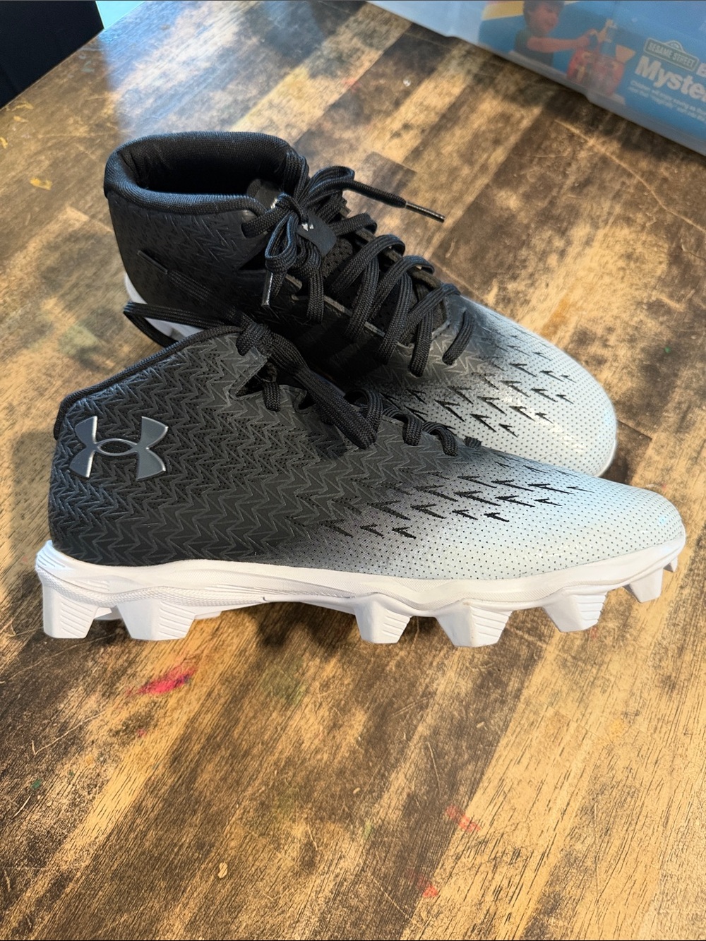 Under Armour Spotlight Franchise cleats Men’s size 8